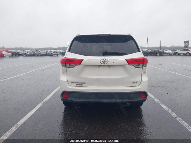Toyota Highlander Xle 2018 5TDKZRFH9JS532460 Image 16