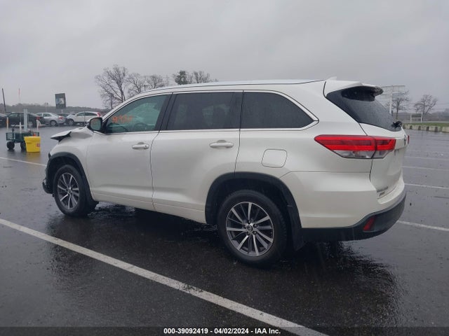 Toyota Highlander Xle 2018 5TDKZRFH9JS532460 Image 3