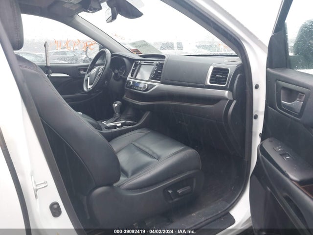 Toyota Highlander Xle 2018 5TDKZRFH9JS532460 Image 5