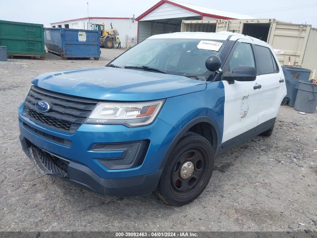 Ford Utility Police Interceptor 2017 1FM5K8AR1HGD07493 Image 2