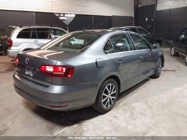 3VWDB7AJ9JM260341 Volkswagen Jetta 1.4t Se/1.4t Wolfsburg Edition