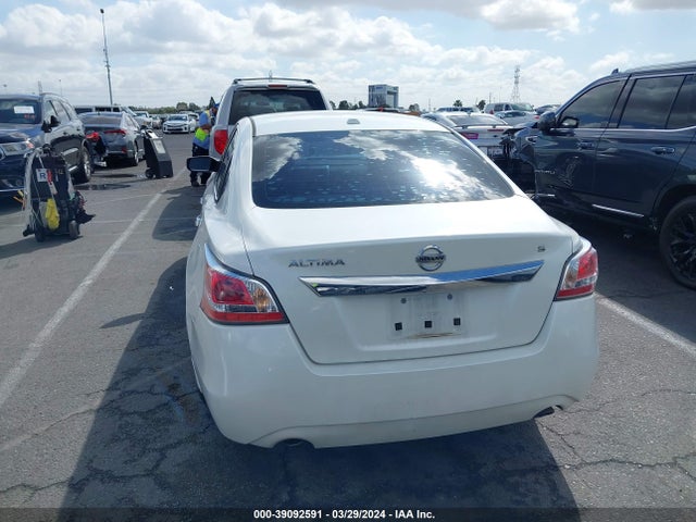 Nissan Altima 2.5 S 2015 1N4AL3AP4FC224829 Image 16