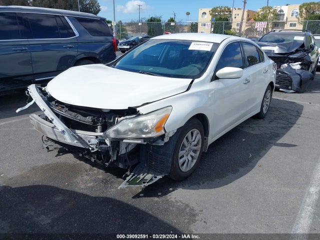 Nissan Altima 2.5 S 2015 1N4AL3AP4FC224829 Image 2
