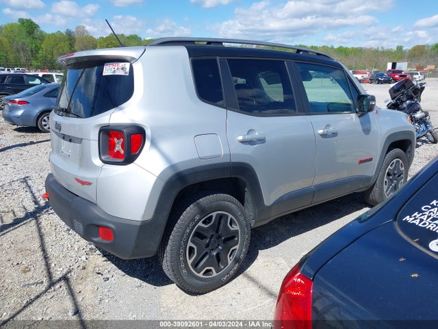 Jeep Renegade Trailhawk 2015 ZACCJBCT7FPB16505 Image 4
