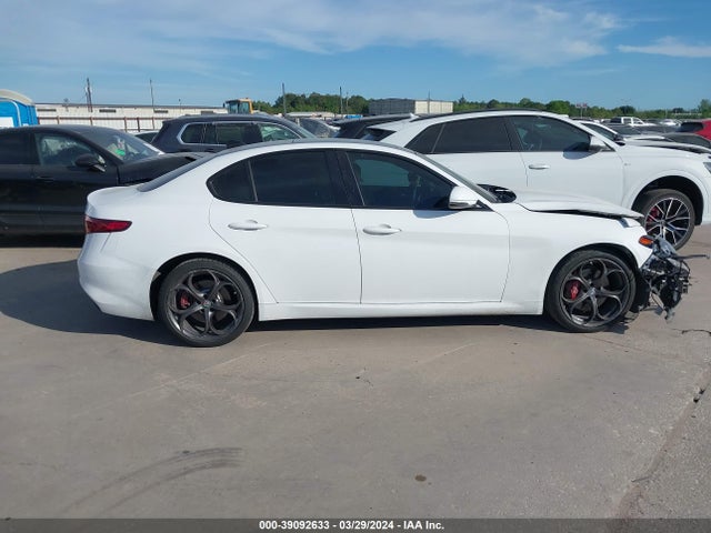 ZARFAEENXJ7563127 Alfa Romeo Giulia Ti Sport Awd