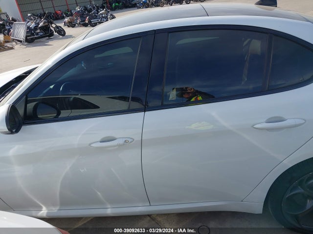 ZARFAEENXJ7563127 Alfa Romeo Giulia Ti Sport Awd