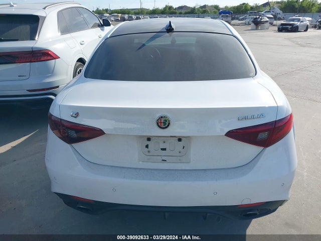 ZARFAEENXJ7563127 Alfa Romeo Giulia Ti Sport Awd