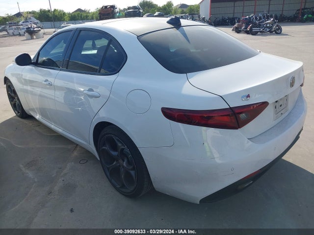 ZARFAEENXJ7563127 Alfa Romeo Giulia Ti Sport Awd