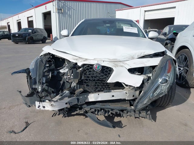 ZARFAEENXJ7563127 Alfa Romeo Giulia Ti Sport Awd