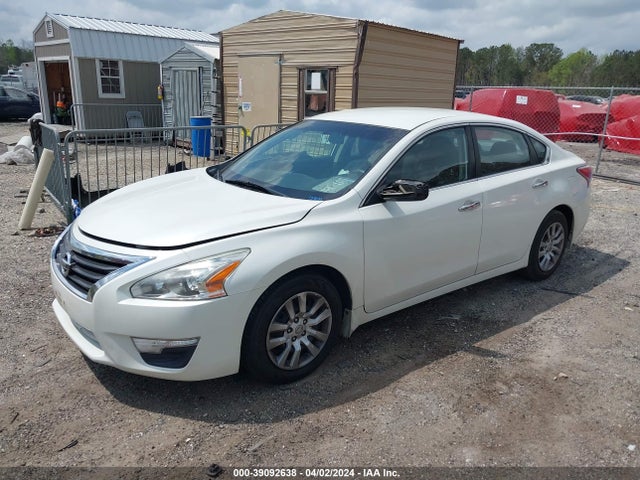 Nissan Altima 2.5 S 2015 1N4AL3AP3FC139299 Image 2