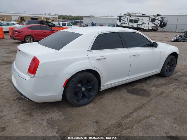 Chrysler 300 Limited 2015 2C3CCAAG6FH891815 Image 4