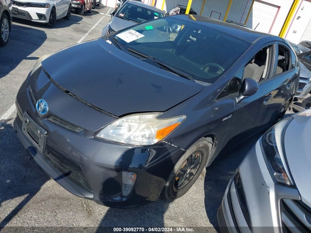 Toyota Prius Two 2015 JTDKN3DU6F0442024 Image 2