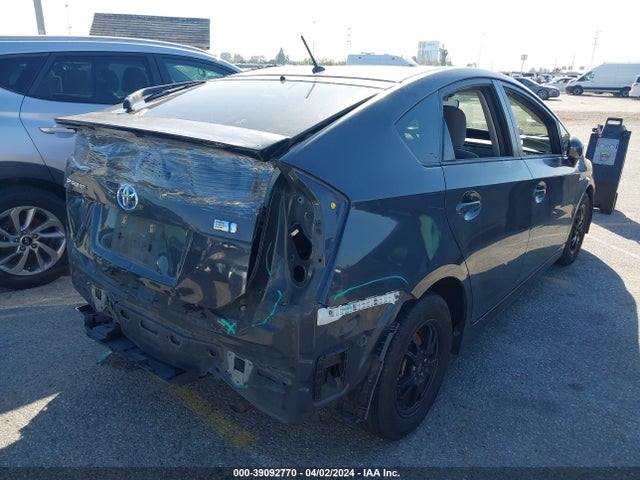 Toyota Prius Two 2015 JTDKN3DU6F0442024 Image 4