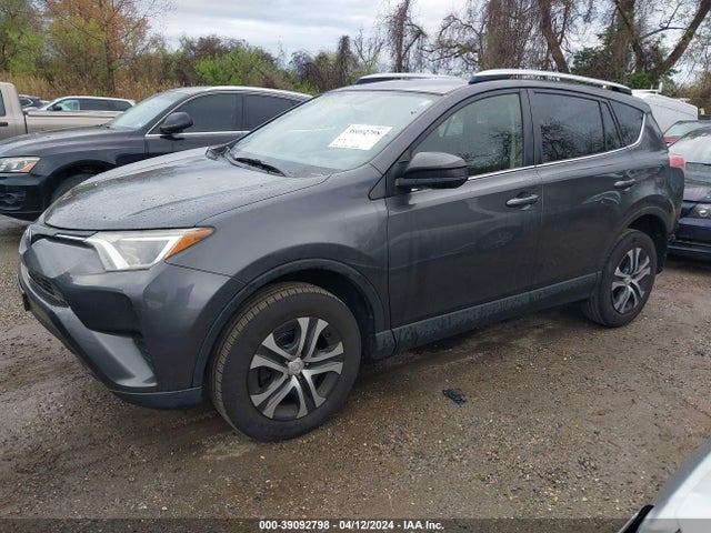 Toyota RAV4 LE 2016 JTMZFREV6GJ086272 Image 2