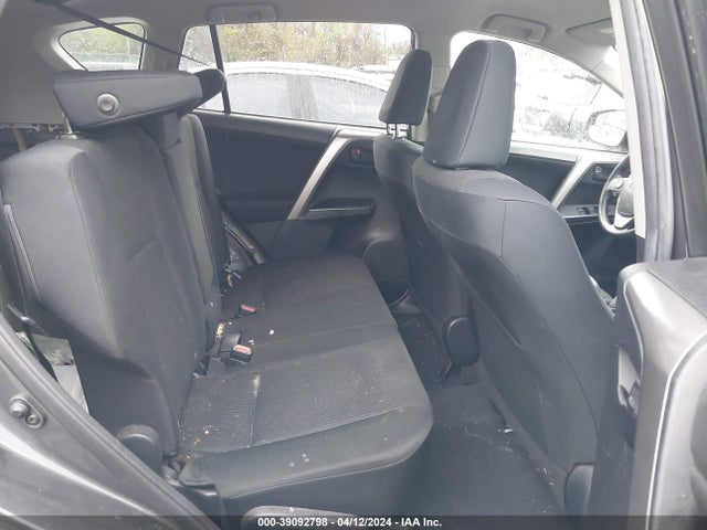 Toyota RAV4 LE 2016 JTMZFREV6GJ086272 Image 8