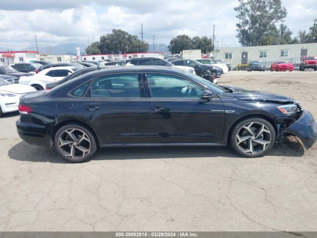 1VWMA7A35MC013733 Volkswagen Passat 2.0t R-line