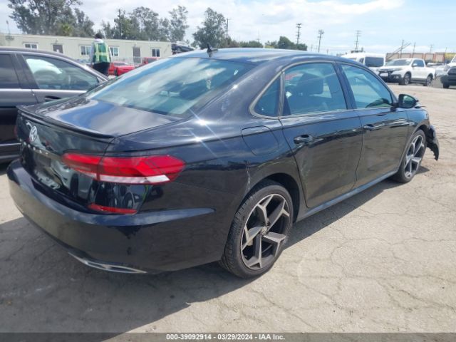1VWMA7A35MC013733 Volkswagen Passat 2.0t R-line