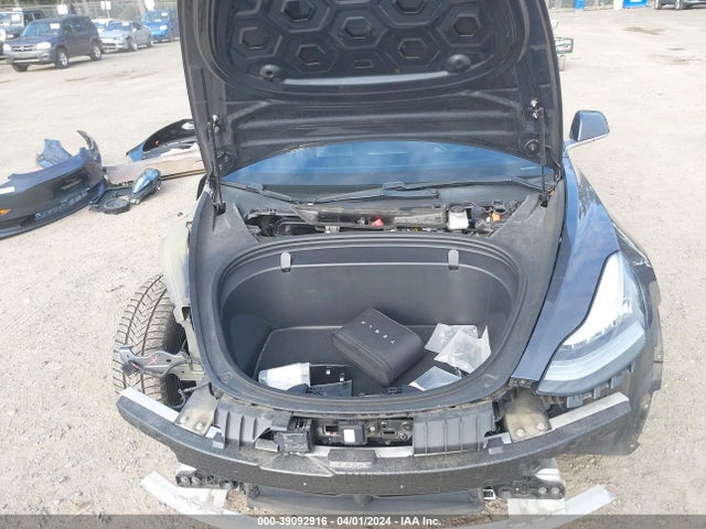 Tesla Model 3 Long Range/performance 2018 5YJ3E1EB8JF132764 Image 10