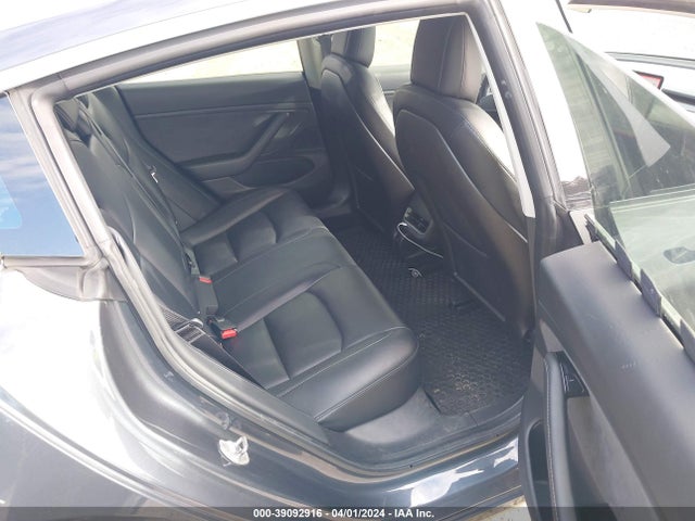 Tesla Model 3 Long Range/performance 2018 5YJ3E1EB8JF132764 Image 8