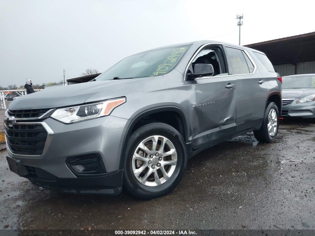 Chevrolet Traverse Ls 2019 1GNEVFKW4KJ231970 Image 2