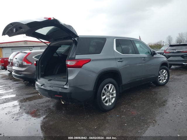 Chevrolet Traverse Ls 2019 1GNEVFKW4KJ231970 Image 4