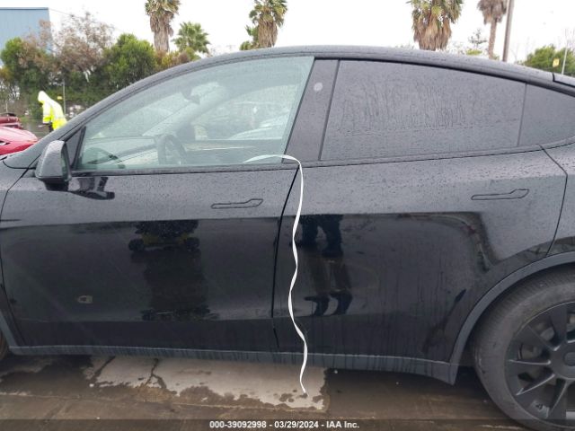7SAYGDED8PF976883 Tesla Model Y Rwd