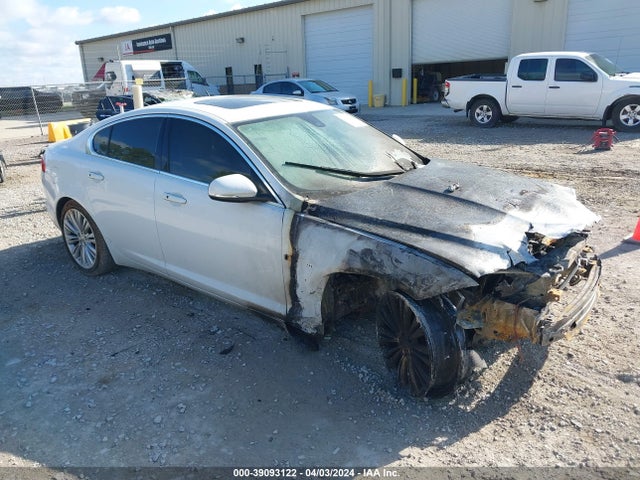 2012 JAGUAR XF SAJWA0HB4CLS27886 Photo 0