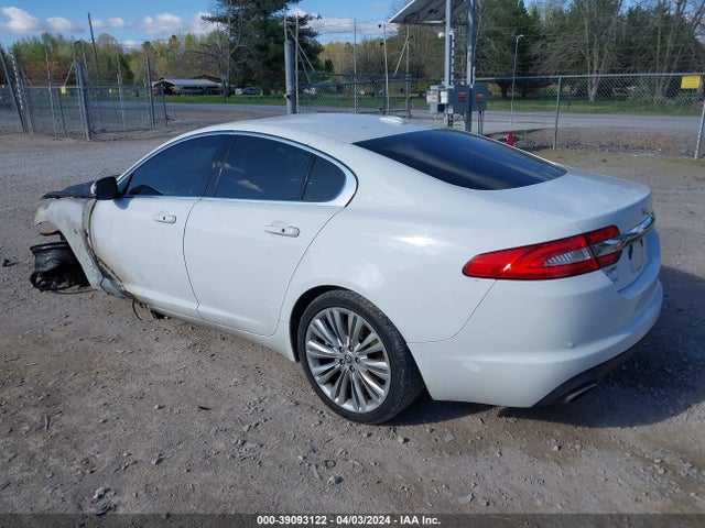 2012 JAGUAR XF SAJWA0HB4CLS27886 Photo 2