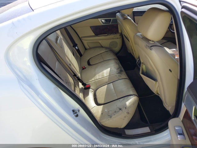 2012 JAGUAR XF SAJWA0HB4CLS27886 Photo 7