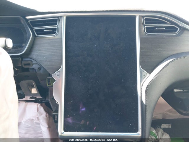Tesla Model X 60d/70d/75d/90d 2016 5YJXCAE27GF002992 Image 14