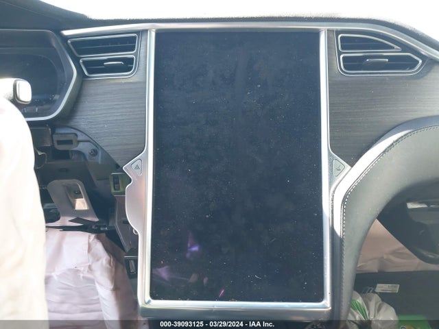 Tesla Model X 60d/70d/75d/90d 2016 5YJXCAE27GF002992 Image 17