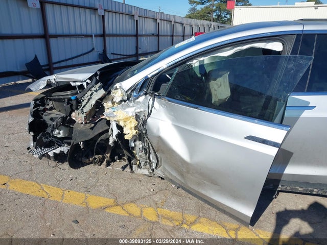 Tesla Model X 60d/70d/75d/90d 2016 5YJXCAE27GF002992 Image 6