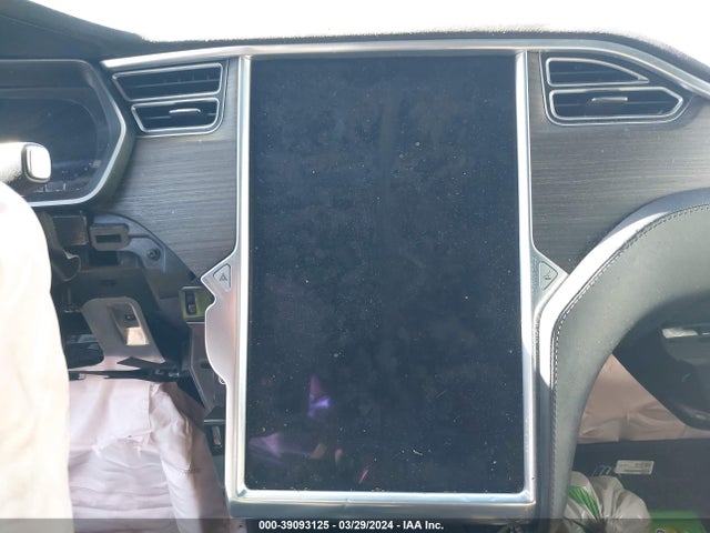 Tesla Model X 60d/70d/75d/90d 2016 5YJXCAE27GF002992 Image 7