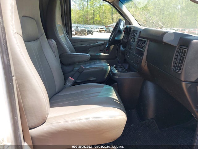 Chevrolet Express 2500 Work Van 2015 1GCWGFCF0F1279512 Image 5