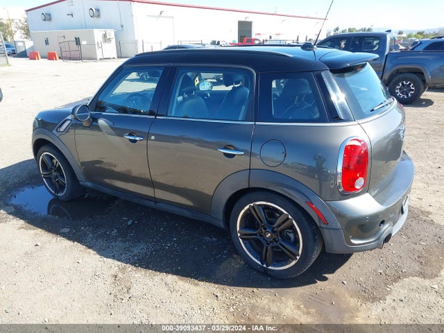 2012 MINI COOPER S COUNTRYMAN WMWZC3C54CWL81860 Photo 2