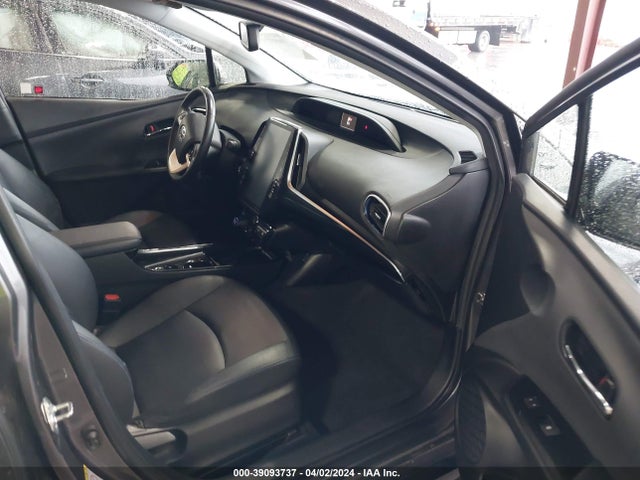Toyota Prius Four Touring 2018 JTDKARFU5J3547494 Image 5