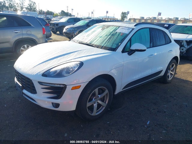2018 PORSCHE MACAN WP1AA2A54JLB04898 Photo 1