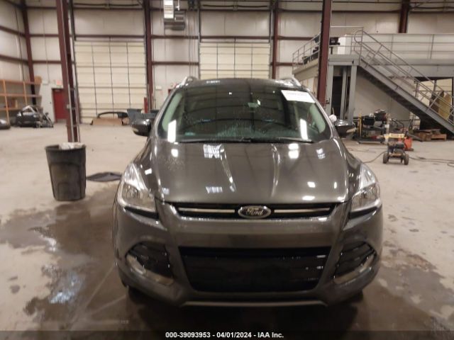 1FMCU9J9XFUC05549 Ford Escape Titanium