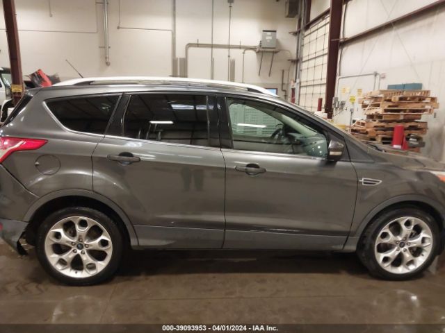 1FMCU9J9XFUC05549 Ford Escape Titanium