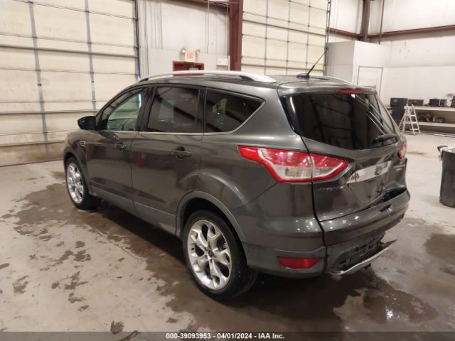 1FMCU9J9XFUC05549 Ford Escape Titanium
