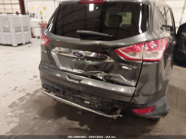 1FMCU9J9XFUC05549 Ford Escape Titanium