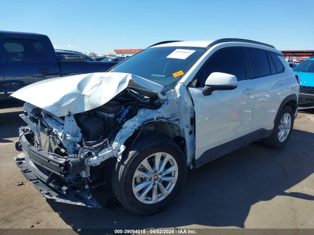 Toyota Corolla Cross Le 2022 7MUCAAAG1NV013457 Image 2
