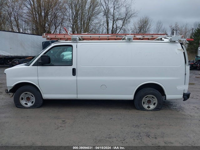 Chevrolet Express 2500 Work Van 2018 1GCWGAFG1J1242842 Image 15