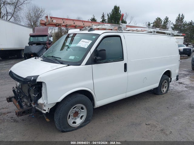 Chevrolet Express 2500 Work Van 2018 1GCWGAFG1J1242842 Image 2