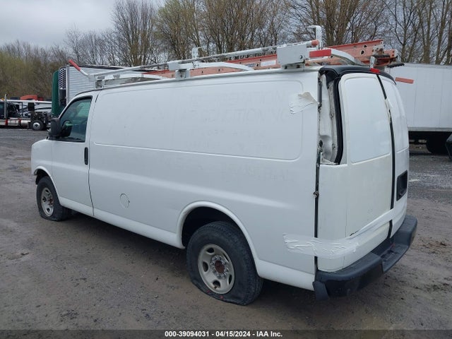 Chevrolet Express 2500 Work Van 2018 1GCWGAFG1J1242842 Image 3