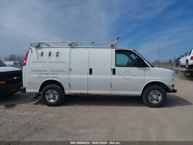 Chevrolet Express 2500 Work Van 2016 1GCWGAFF1G1227046 Image 14