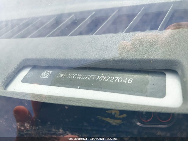 Chevrolet Express 2500 Work Van 2016 1GCWGAFF1G1227046 Image 9