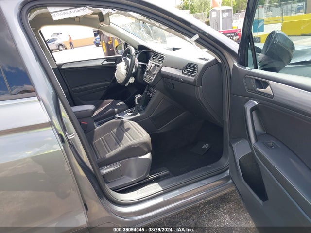 3VV1B7AX2NM158767 Volkswagen Tiguan 2.0t S
