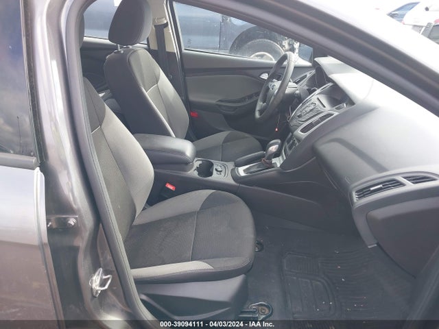 Ford FOCUS SE 2014 1FADP3K24EL412060 Image 5
