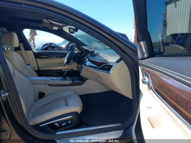 2017 BMW M760I WBA7H6C37HG614401 Photo 4
